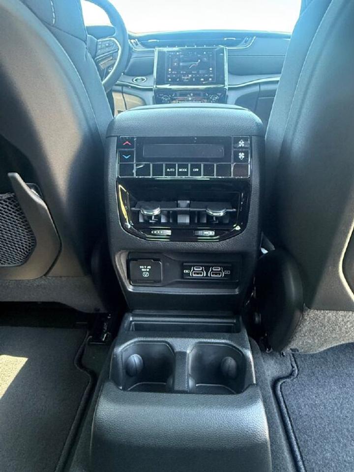 2026 Jeep Grand Cherokee L Laredo X Photo