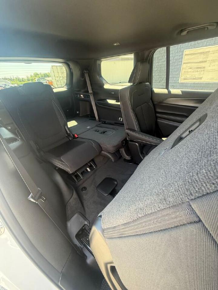 2026 Jeep Grand Cherokee L Laredo X Photo