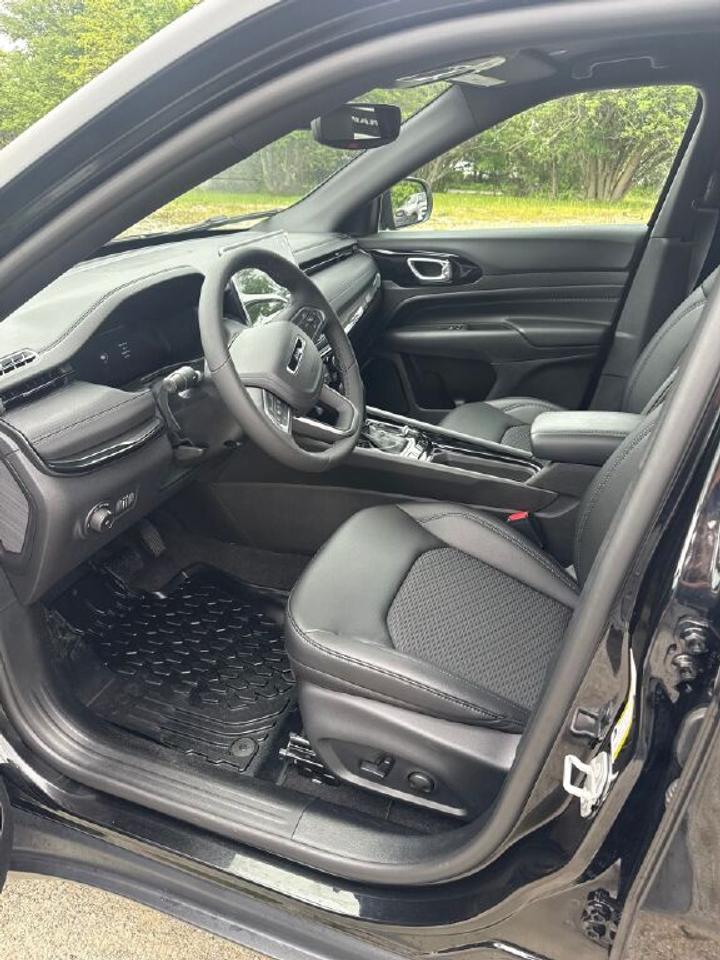 2026 Jeep Compass NORTH Photo