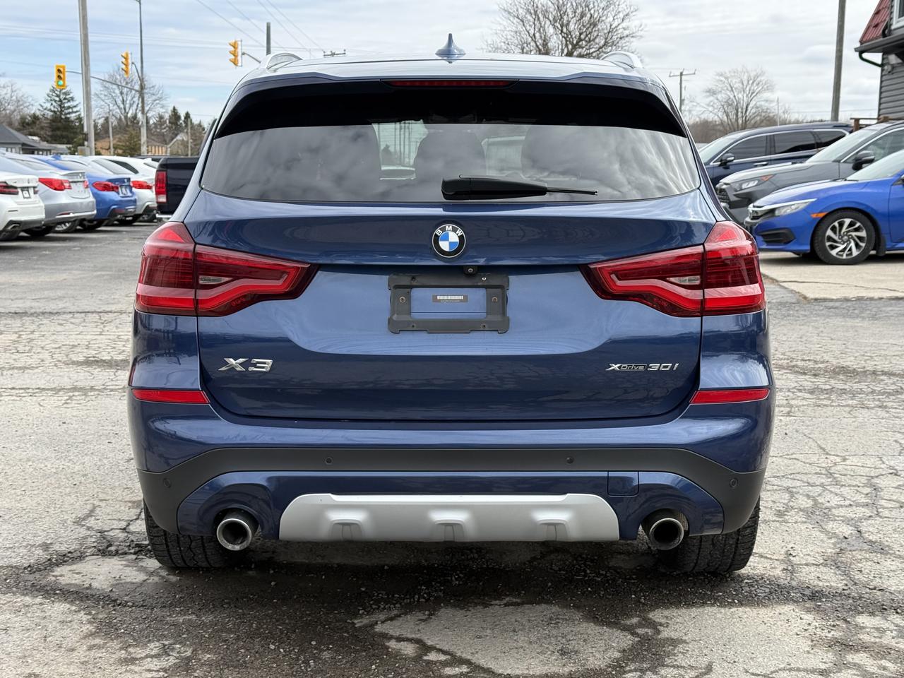 2018 BMW X3 xDrive30i Photo3
