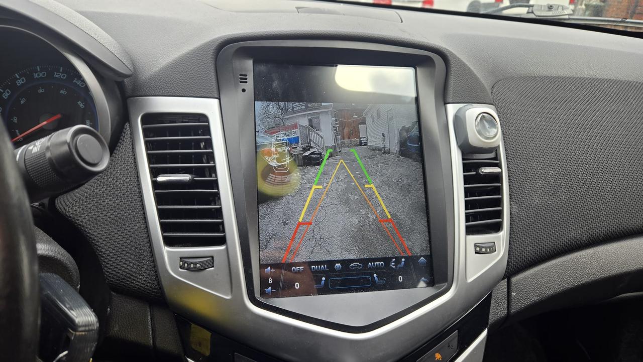 2014 Chevrolet Cruze 1LT Photo