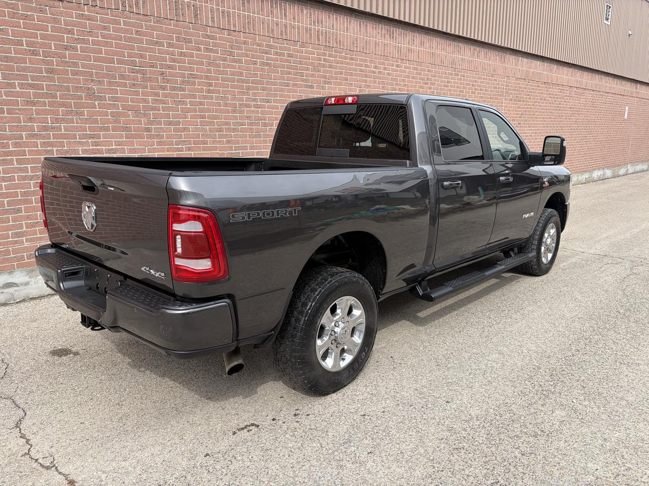 2023 RAM 2500 Big Horn Photo3