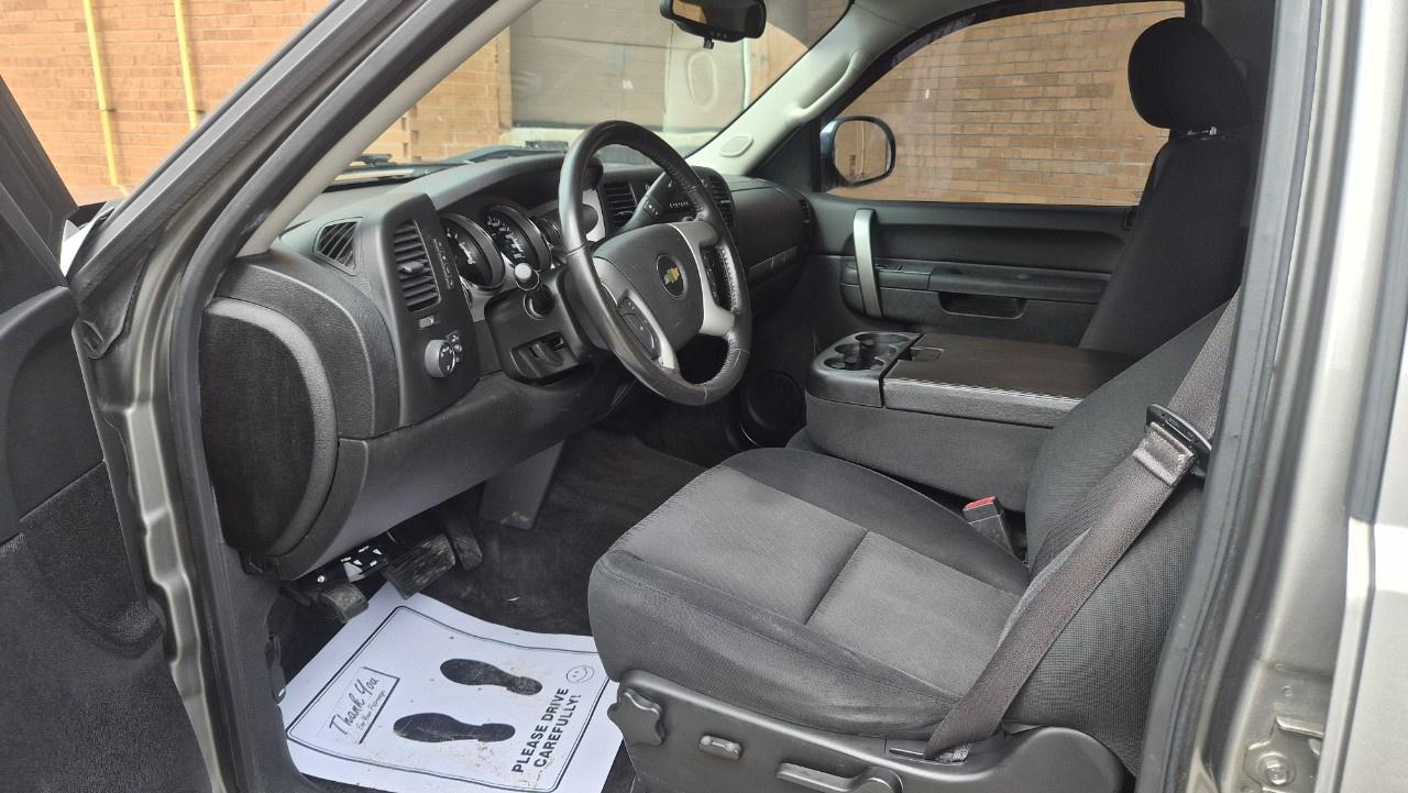 2013 Chevrolet Silverado 1500 4WD Crew Cab Short Box LT Photo