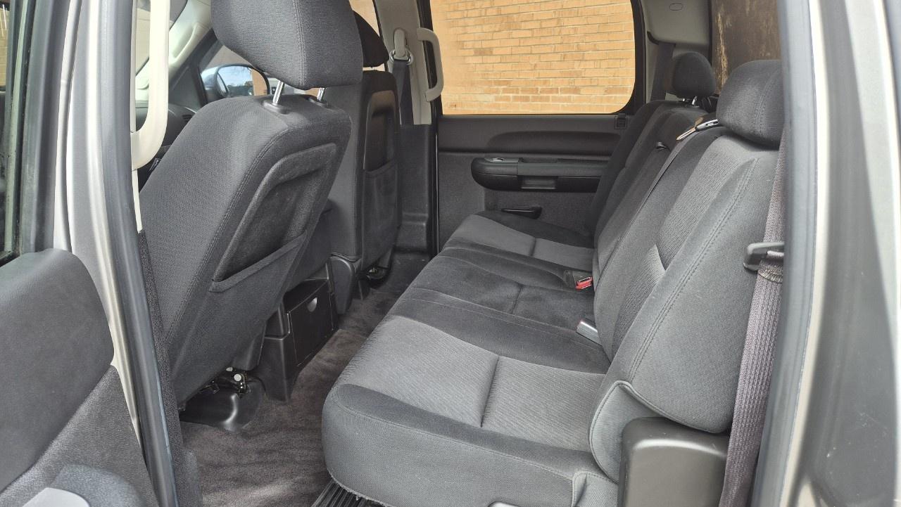 2013 Chevrolet Silverado 1500 4WD Crew Cab Short Box LT Photo