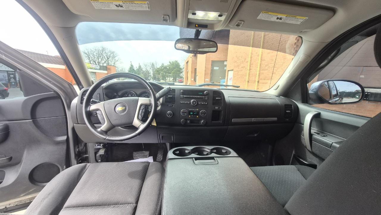 2013 Chevrolet Silverado 1500 4WD Crew Cab Short Box LT Photo