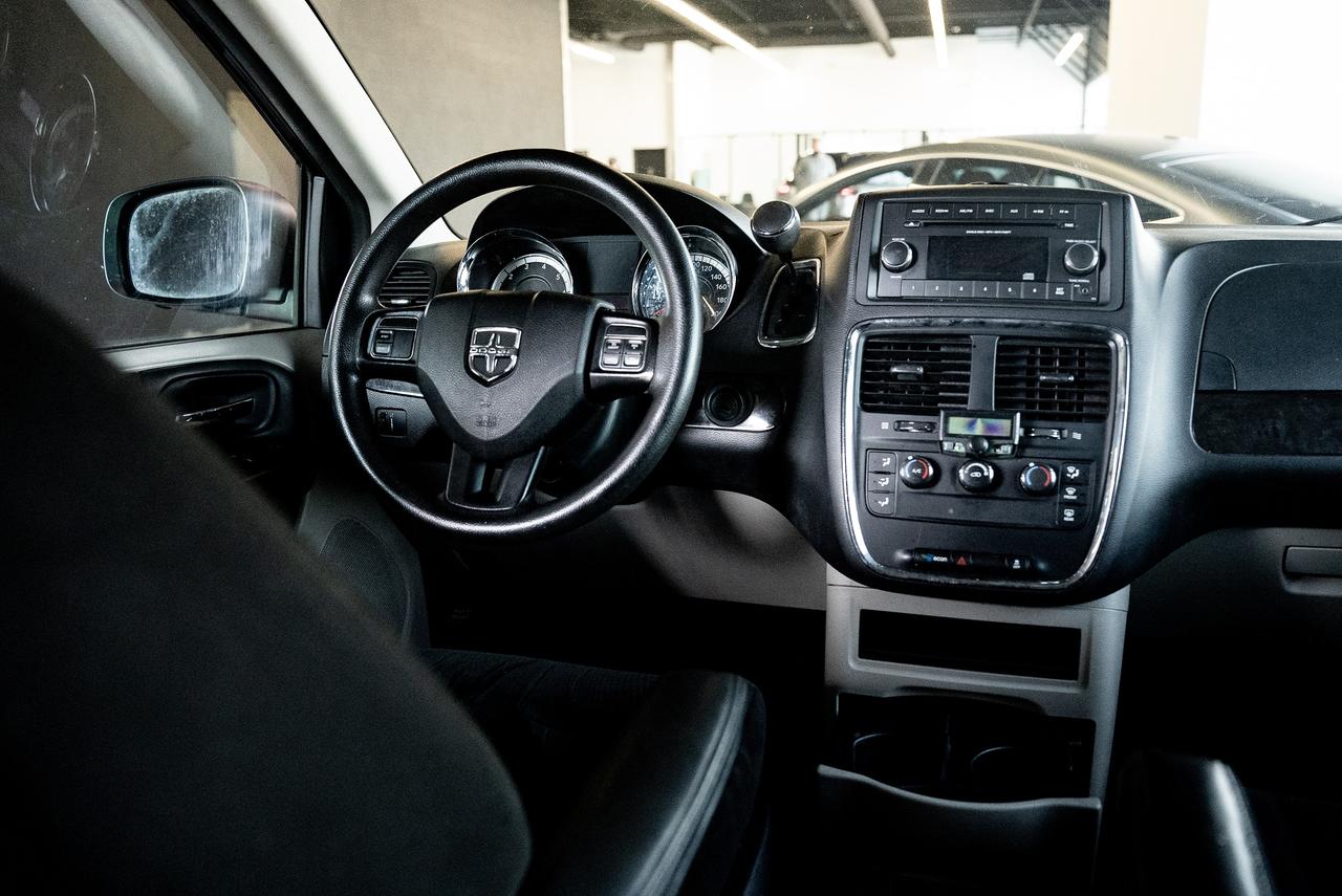 2016 Dodge Grand Caravan Canada Value Package| CLEAN CAR| CLEAN TITLE| Photo