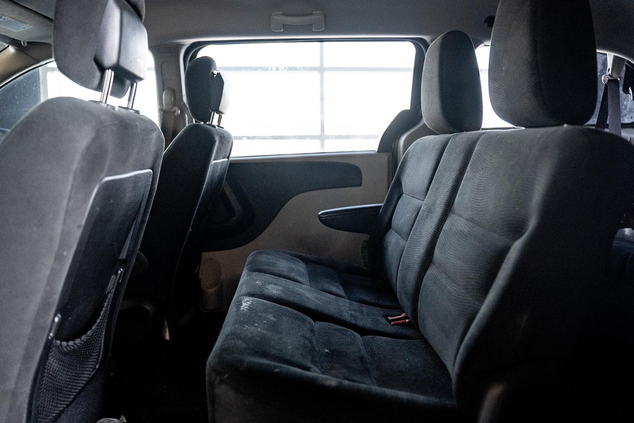 2016 Dodge Grand Caravan Canada Value Package| CLEAN CAR| CLEAN TITLE| Photo