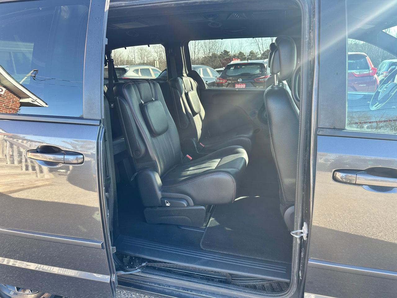 2016 Dodge Grand Caravan R/T Heated-Leather PowerGate/Doors DVD Stow'N'Go Photo