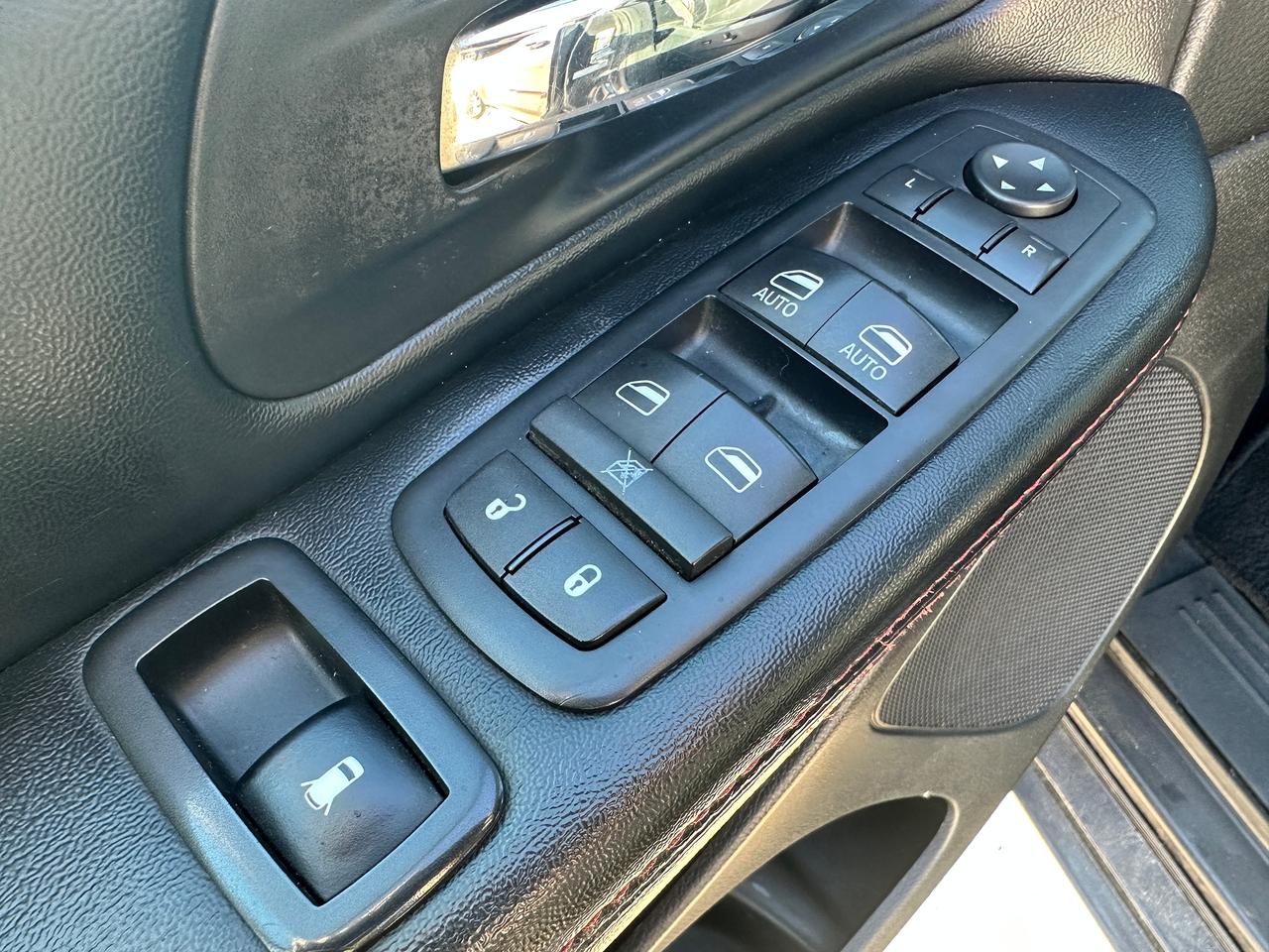 2016 Dodge Grand Caravan R/T Heated-Leather PowerGate/Doors DVD Stow'N'Go Photo