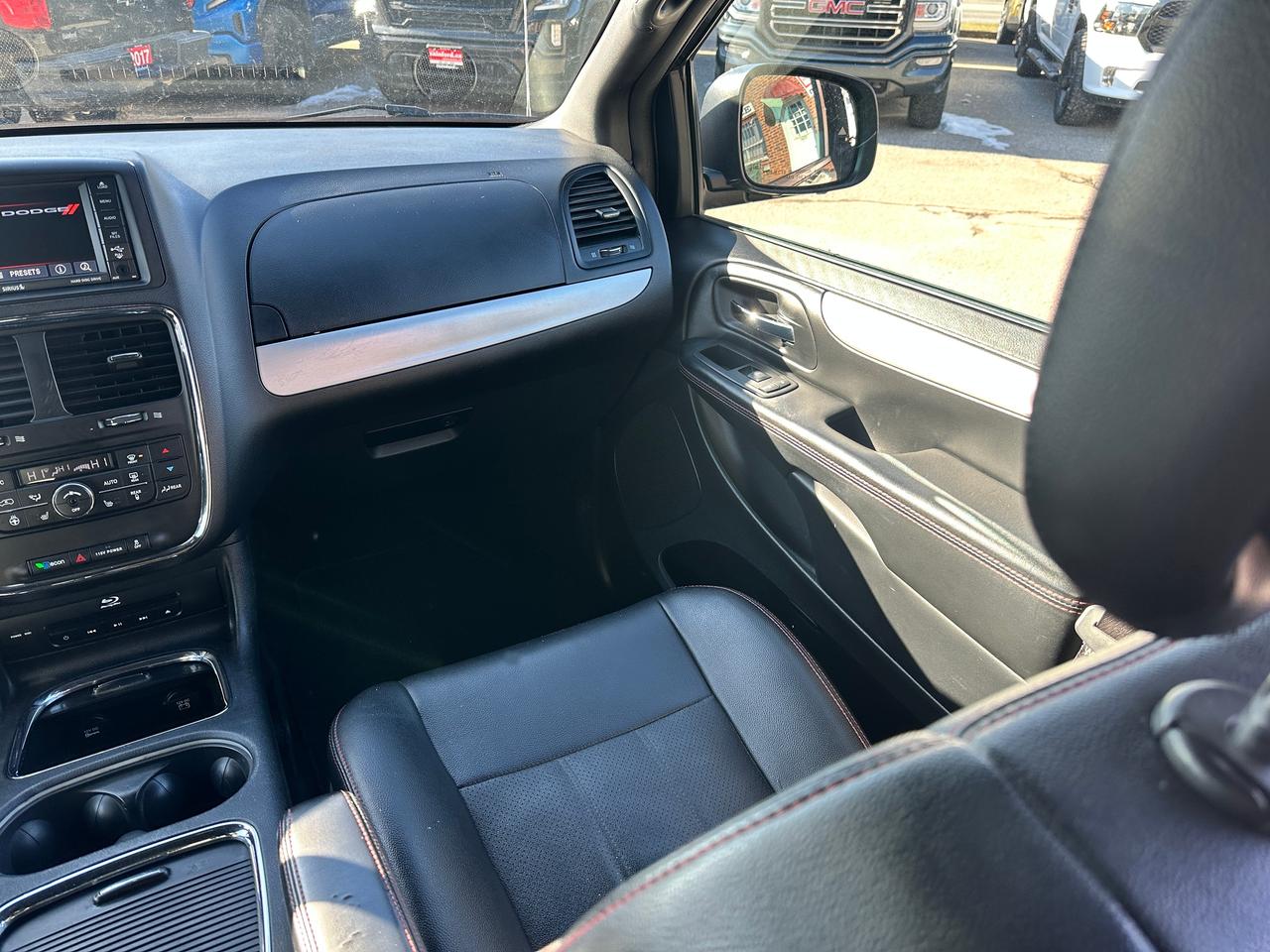 2016 Dodge Grand Caravan R/T Heated-Leather PowerGate/Doors DVD Stow'N'Go Photo