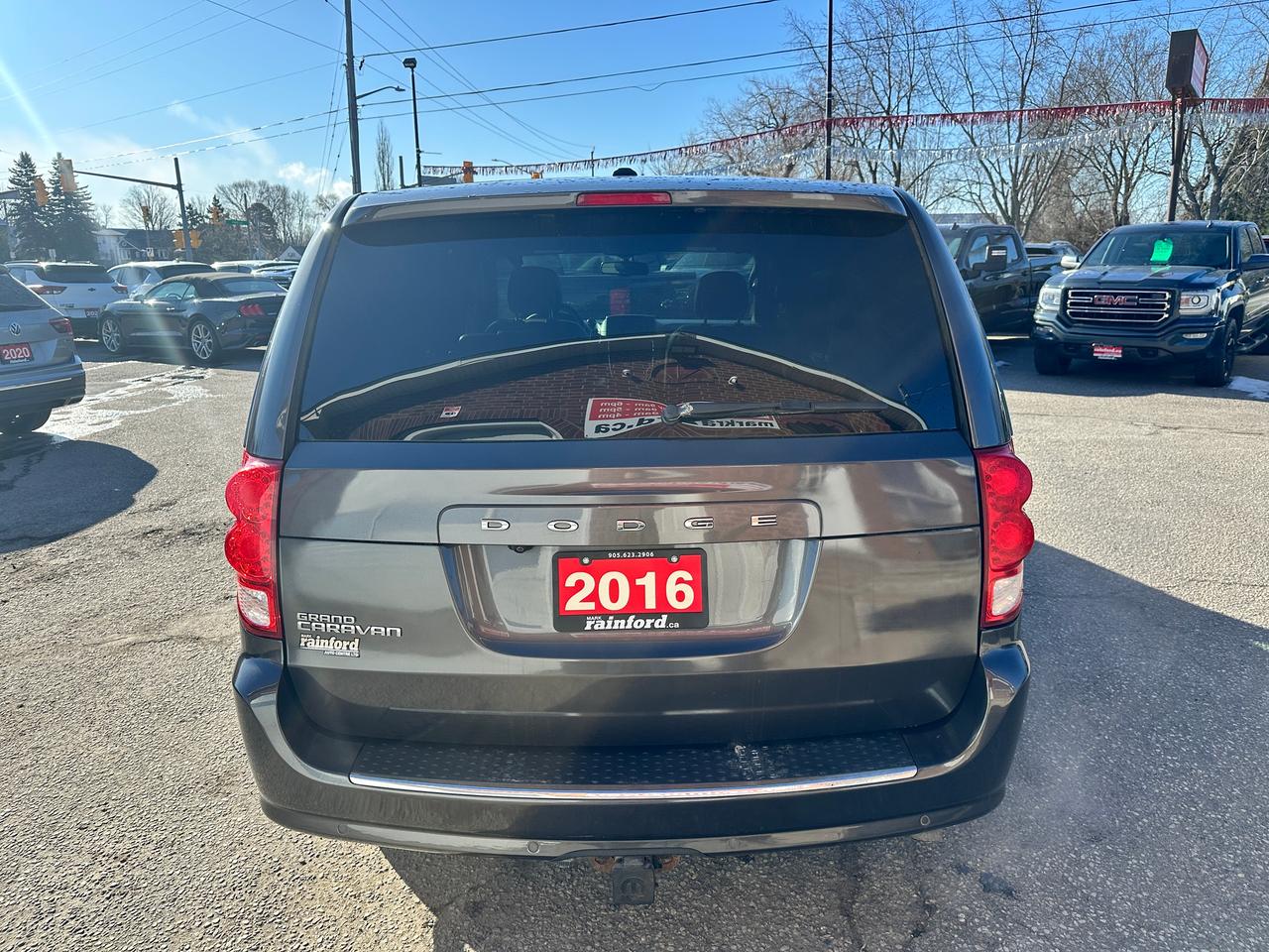 2016 Dodge Grand Caravan R/T Heated-Leather PowerGate/Doors DVD Stow'N'Go Photo3