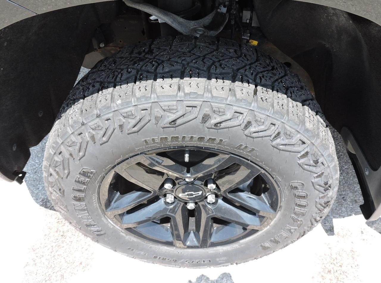 2024 Chevrolet Silverado 1500 Custom Trail Boss 5.3L 4X4 Z71 Only 33000 KMS Photo