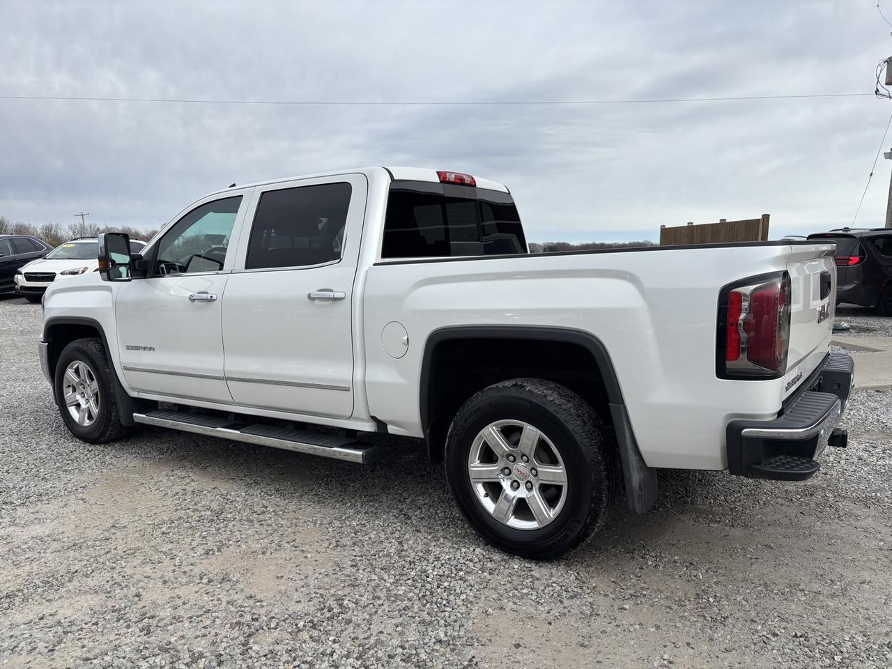 2017 GMC Sierra 1500 SLT Photo2