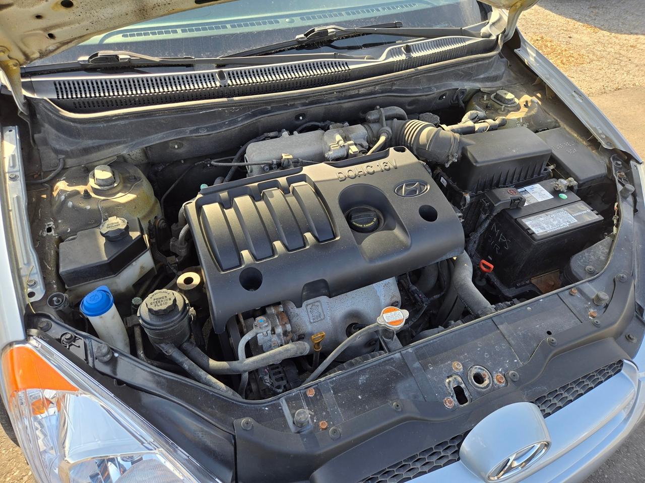 2009 Hyundai Accent GL Hatchback Photo