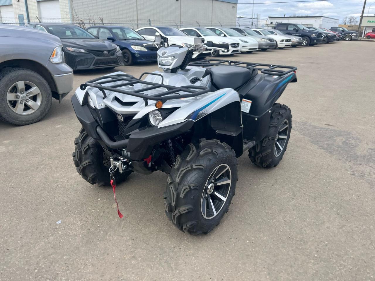 <p data-start=210 data-end=577>The 2024 Yamaha Grizzly 700 EPS SE is built for riders who demand performance, durability, and all-terrain confidence. Powered by a proven 686cc liquid-cooled, fuel-injected engine, this beast delivers serious torque and smooth throttle response&mdash;perfect for crawling through rocky trails, powering through deep mud, or tackling tough jobs around the property.</p><p data-start=210 data-end=577>&nbsp;</p><p data-start=579 data-end=892>With Yamaha&rsquo;s legendary Ultramatic&reg; CVT transmission, youll enjoy effortless acceleration and best-in-class engine braking for total control on steep descents. The On-Command&reg; 4WD system, complete with a fully locking front differential, lets you instantly adapt to any terrain with the push of a button.</p><p data-start=579 data-end=892>&nbsp;</p><p data-start=894 data-end=1293>As a Special Edition, the 2024 Grizzly stands out with 27-inch Maxxis Zilla tires on lightweight aluminum wheels, a sleek painted body, and a factory-installed 2,500-lb WARN&reg; winch&mdash;all set for serious adventure. The independent suspension, 11.8 inches of ground clearance, and Electronic Power Steering (EPS) provide a plush, controlled ride, even in the roughest conditions.</p><p data-start=1295 data-end=1521>&nbsp;</p><p data-start=1295 data-end=1521>Reach out today to explore financing and take advantage of fast, hassle-free nationwide delivery!</p>