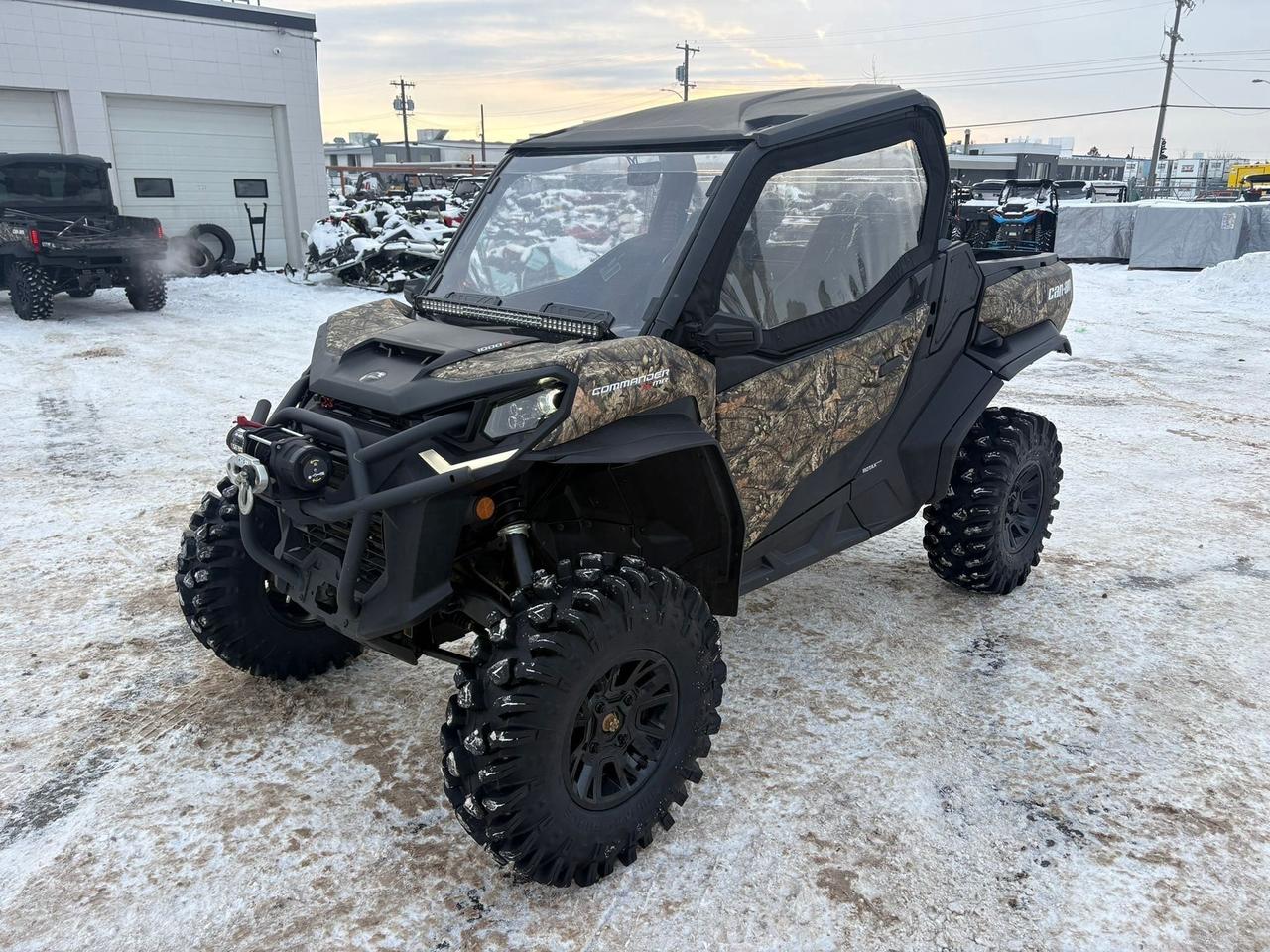 <p data-start=148 data-end=482>The 2023 Can-Am Commander XMR 1000 is built for riders who want the perfect blend of sport performance and mud-ready capability. Powered by a strong 976cc Rotax&reg; V-Twin engine, it delivers sharp acceleration, responsive power, and the torque you need to push through deep mud, rough trails, and challenging terrain without hesitation.</p><p data-start=148 data-end=482>&nbsp;</p><p data-start=484 data-end=885>Engineered specifically for mud and aggressive riding, the Commander XMR 1000 features a factory snorkeled intake system, relocated radiator for improved cooling, and Smart-Lok&trade; front differential giving you instant traction when the ground gets sticky. Its high-clearance suspension, arched A-arms, and FOX 2.5 Podium shocks provide a smooth, controlled ride even when the terrain gets unpredictable.</p><p data-start=484 data-end=885>&nbsp;</p><p data-start=887 data-end=1229>Built on a tough, versatile chassis, this side-by-side comes equipped with 30-inch ITP Cryptid mud tires, a strong front bumper, half doors, a roof, and a large dumping cargo box for hauling gear, tools, or supplies. The digital display, comfortable seating, and practical cockpit layout make long rides and hard work both easy and enjoyable.</p><p data-start=887 data-end=1229>&nbsp;</p><p data-start=1231 data-end=1425>Whether you&rsquo;re hitting the mud park, tackling rugged job sites, or exploring deep backcountry trails, the 2023 Commander XMR 1000 delivers the power, capability, and confidence to handle it all.</p><p data-start=0 data-end=329>&nbsp;</p><p data-start=1427 data-end=1512>Contact us today to learn more about financing, trade-ins, or delivery across Canada!</p>