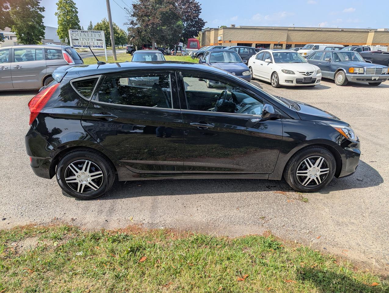 2016 Hyundai Accent "Like NEW low PRICE" certified + FREE 6M warranty. Photo2