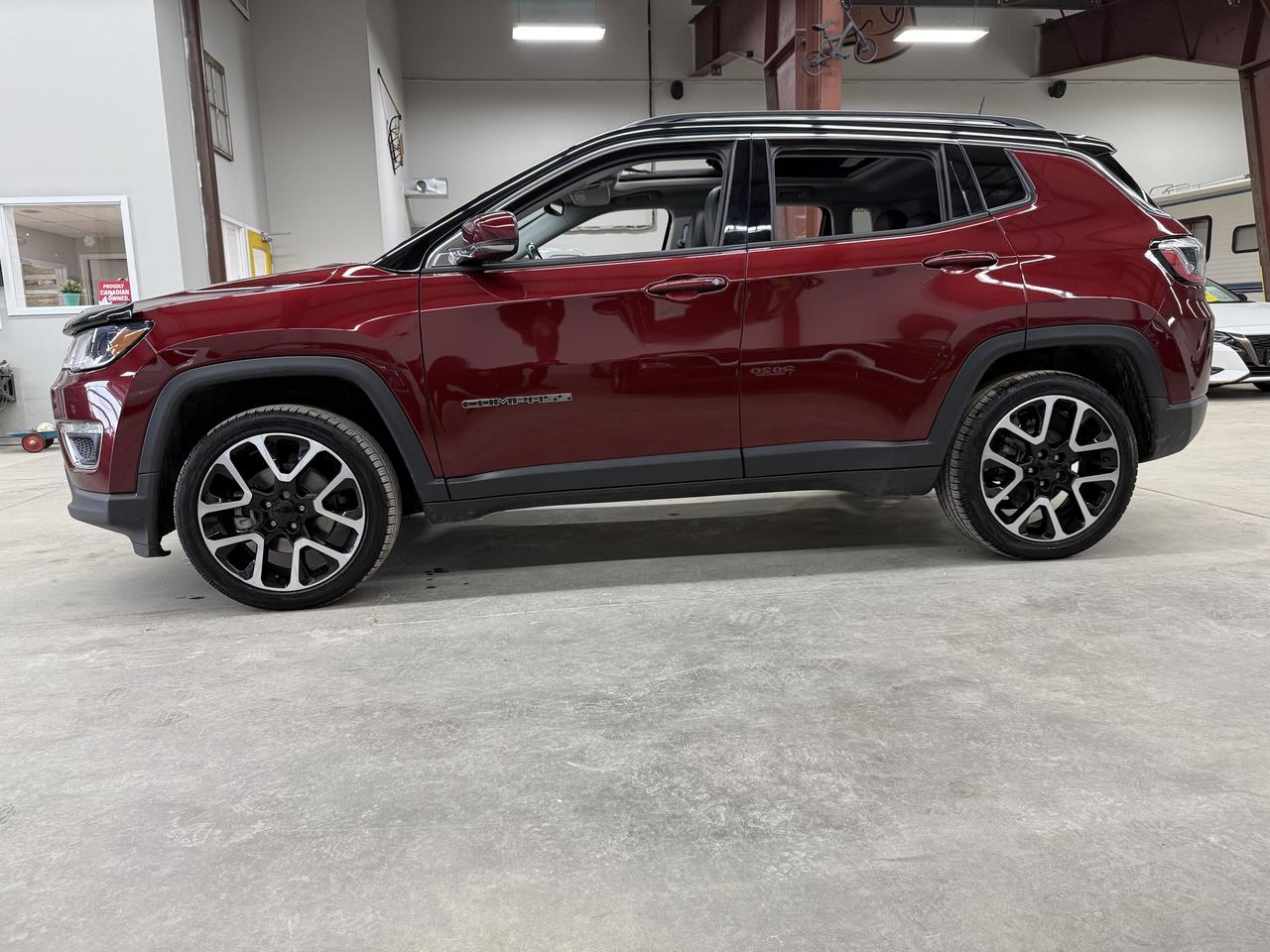 2021 Jeep Compass LIMITED Photo2