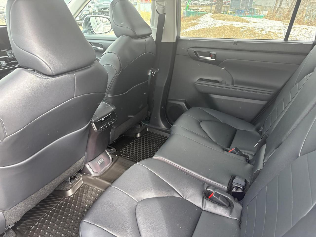 2026 Toyota Highlander HYBRID XLE Photo