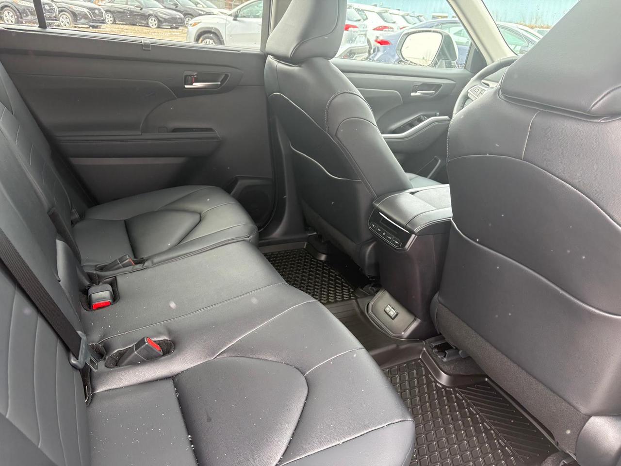 2026 Toyota Highlander HYBRID XLE Photo