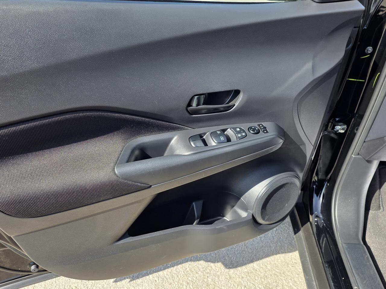 2024 Nissan Kicks S Photo