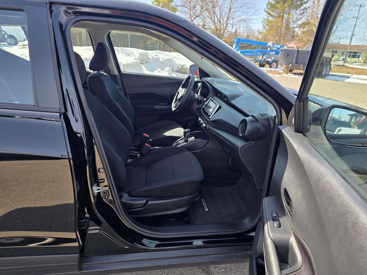 2024 Nissan Kicks S Photo