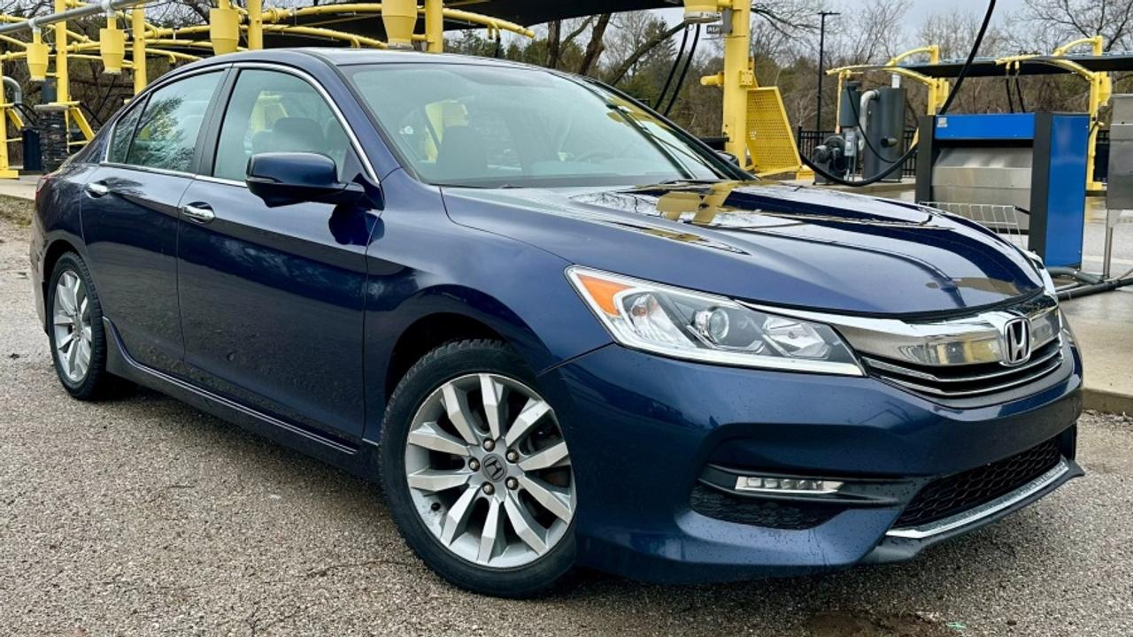 2016 Honda Accord * SPORT * NO ACCIDENTS SPORT Photo