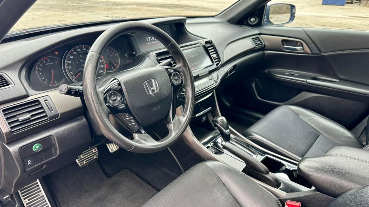 2016 Honda Accord * SPORT * NO ACCIDENTS SPORT Photo