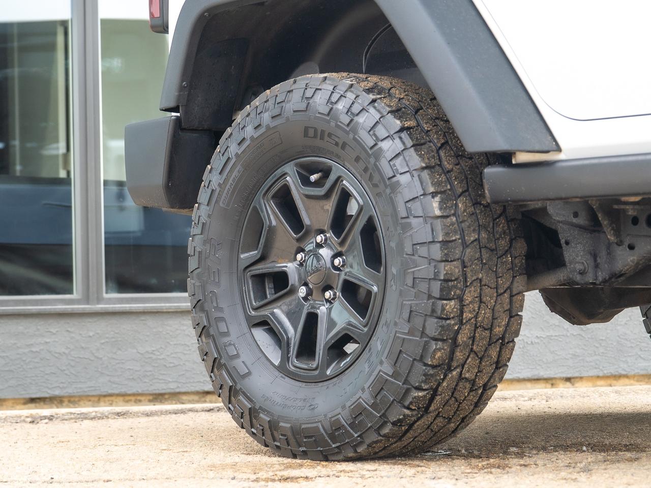 2018 Jeep Wrangler Willys Wheeler 4x4 LIFT/RIMS/TIRES Photo3