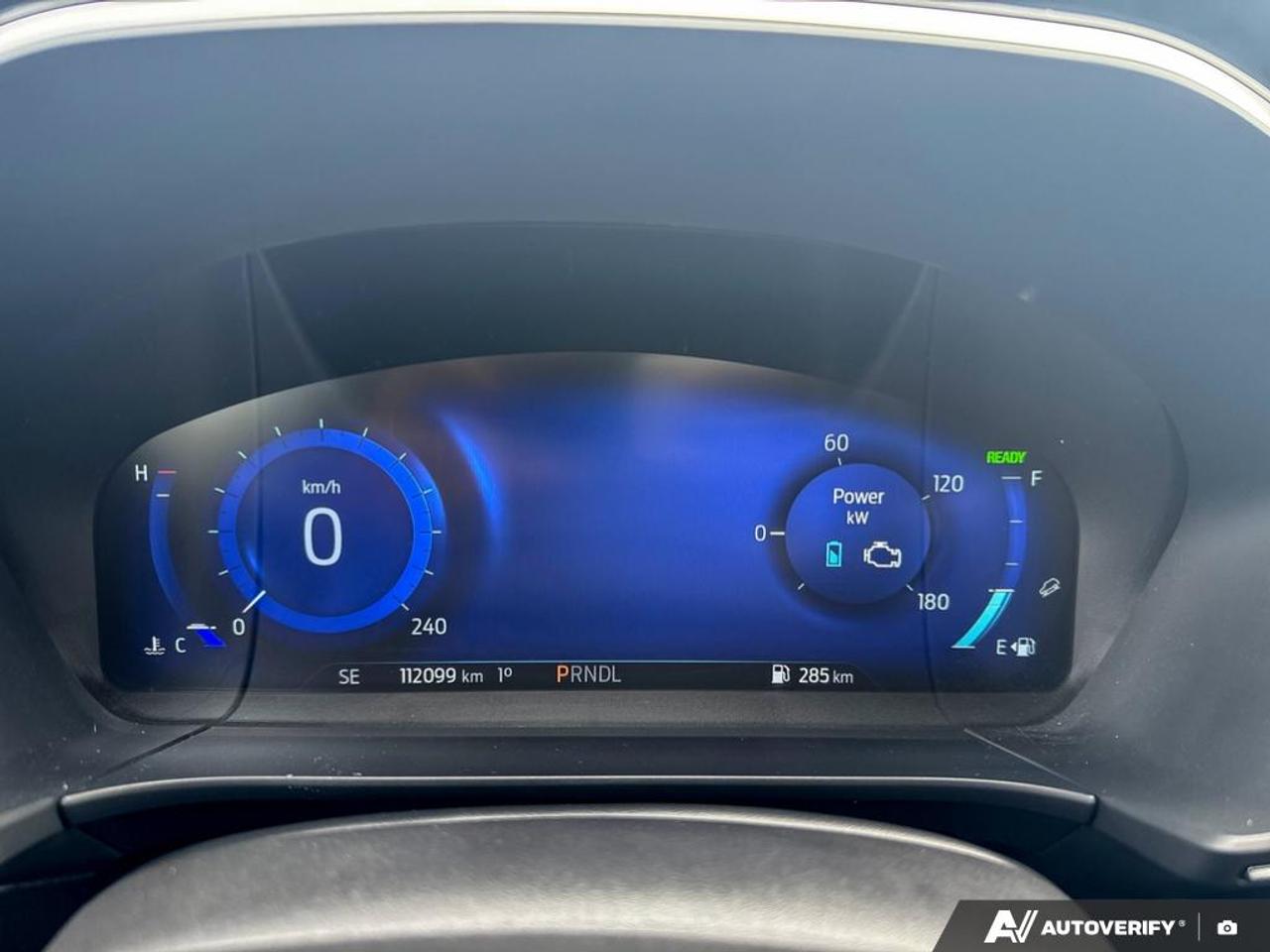 2022 Ford Escape TITANIUM / HYBRID / NO ACCIDENTS / PANO ROOF / AWD Photo