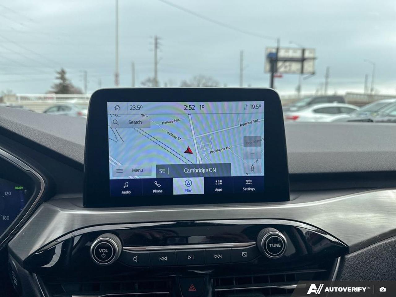 2022 Ford Escape TITANIUM / HYBRID / NO ACCIDENTS / PANO ROOF / AWD Photo