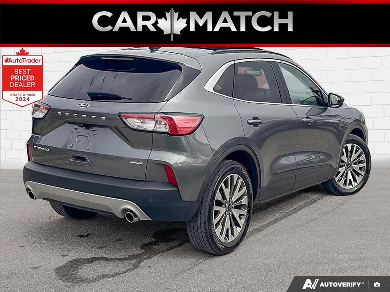 2022 Ford Escape TITANIUM / HYBRID / NO ACCIDENTS / PANO ROOF / AWD Photo4
