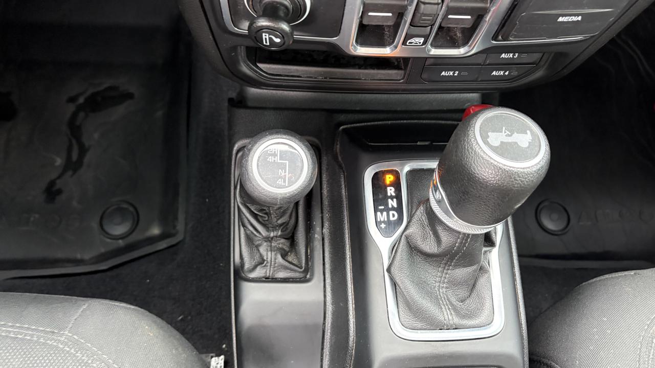 2020 Jeep Wrangler SPORT Photo