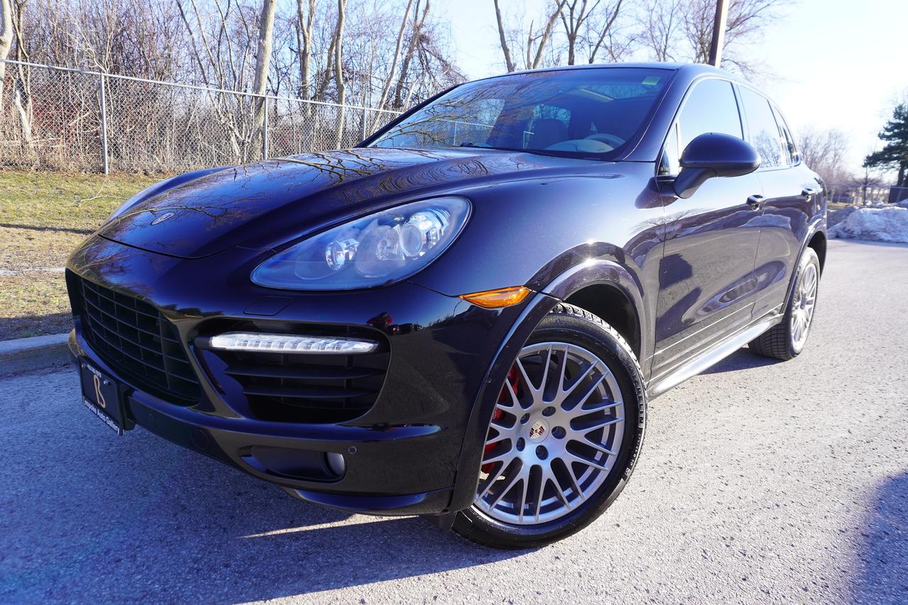 2013 Porsche Cayenne GTS / NO ACCIDENTS / DRIVERS SPEC /SPORT CHRONO
