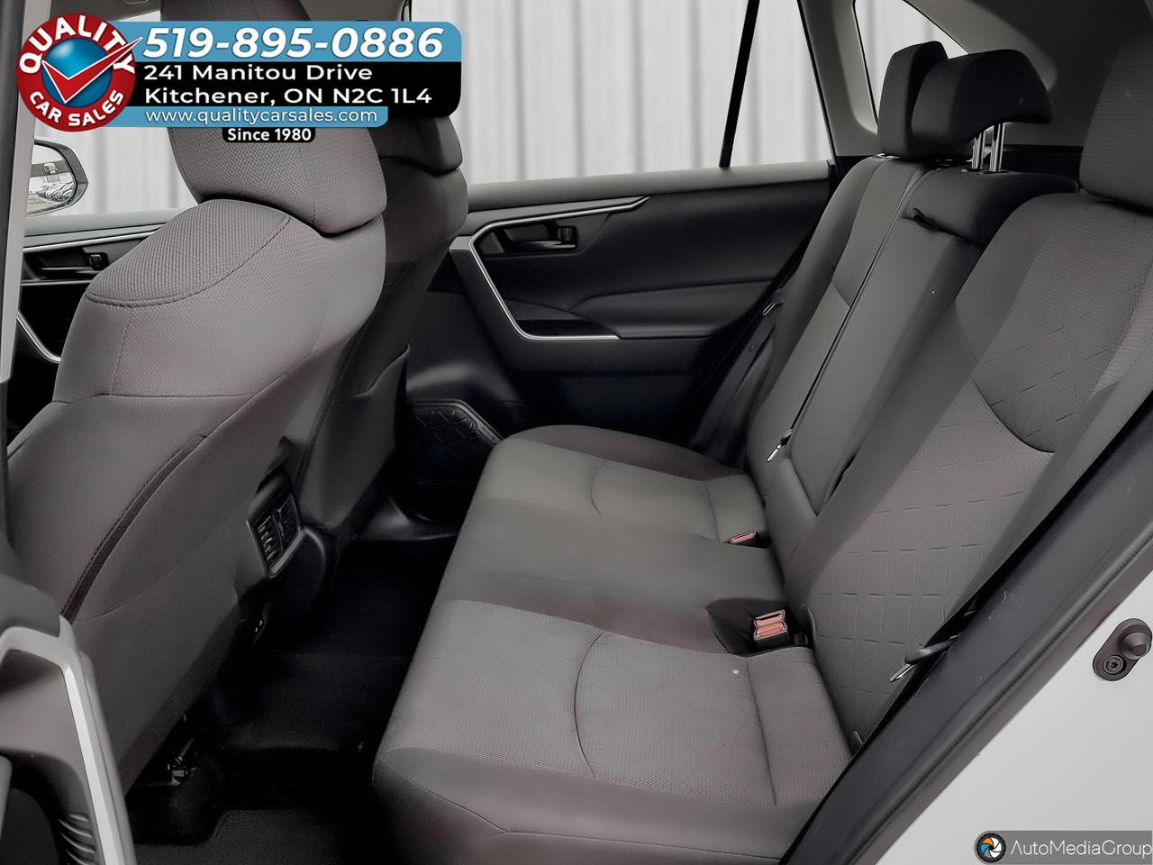 2022 Toyota RAV4 LE AWD *HEATED SEATS* Photo