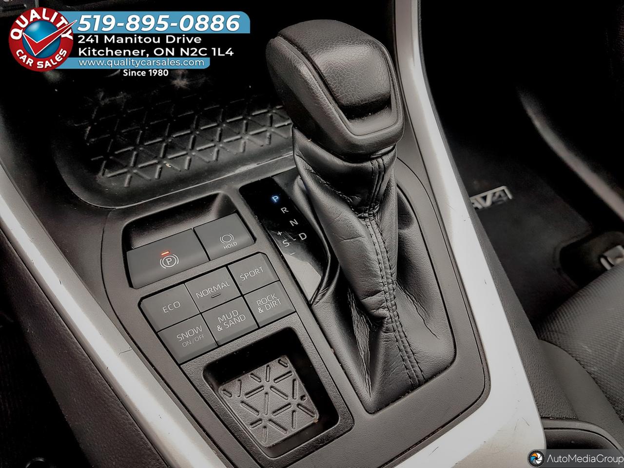 2022 Toyota RAV4 LE AWD *HEATED SEATS* Photo