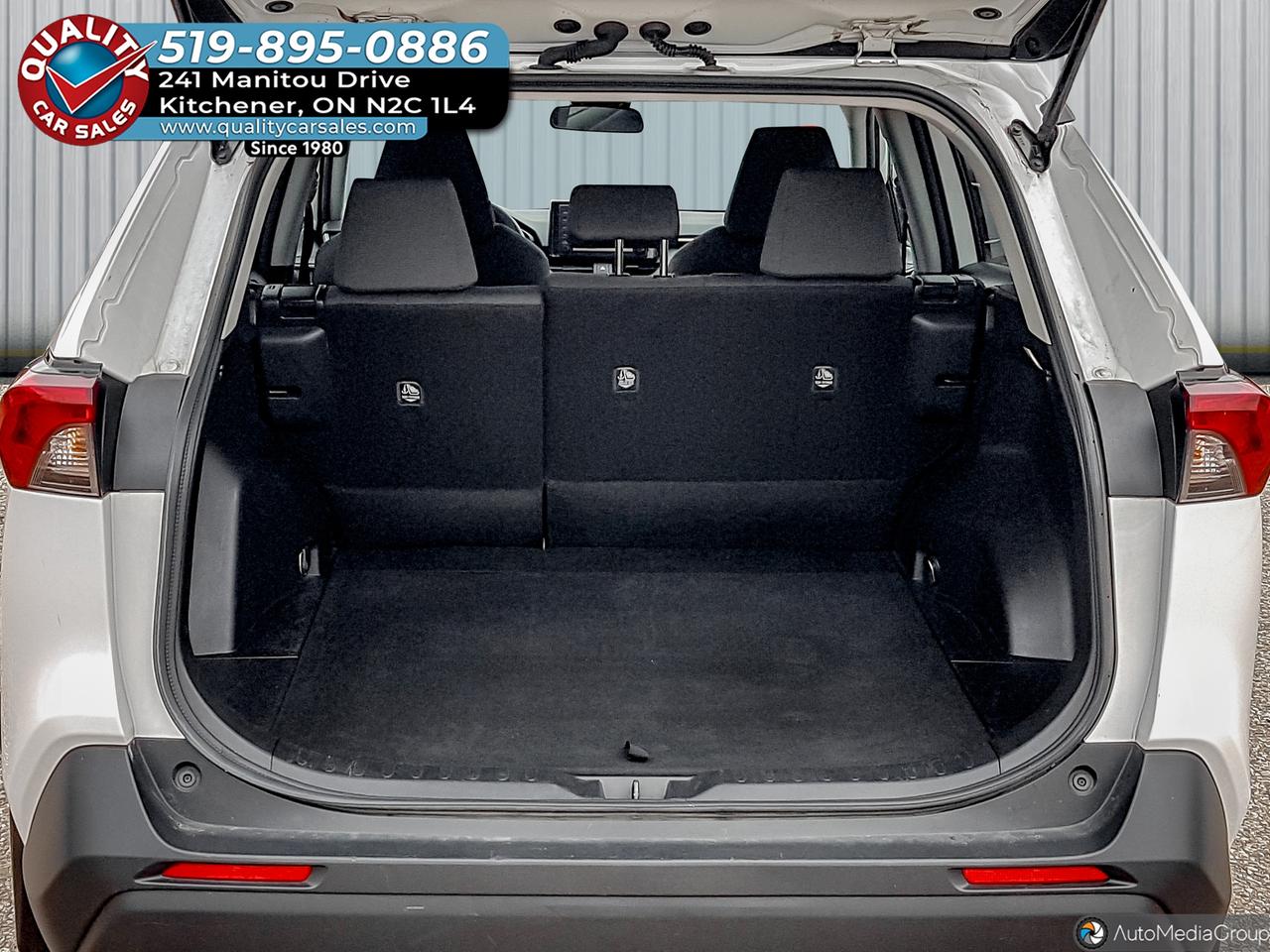 2022 Toyota RAV4 LE AWD *HEATED SEATS* Photo