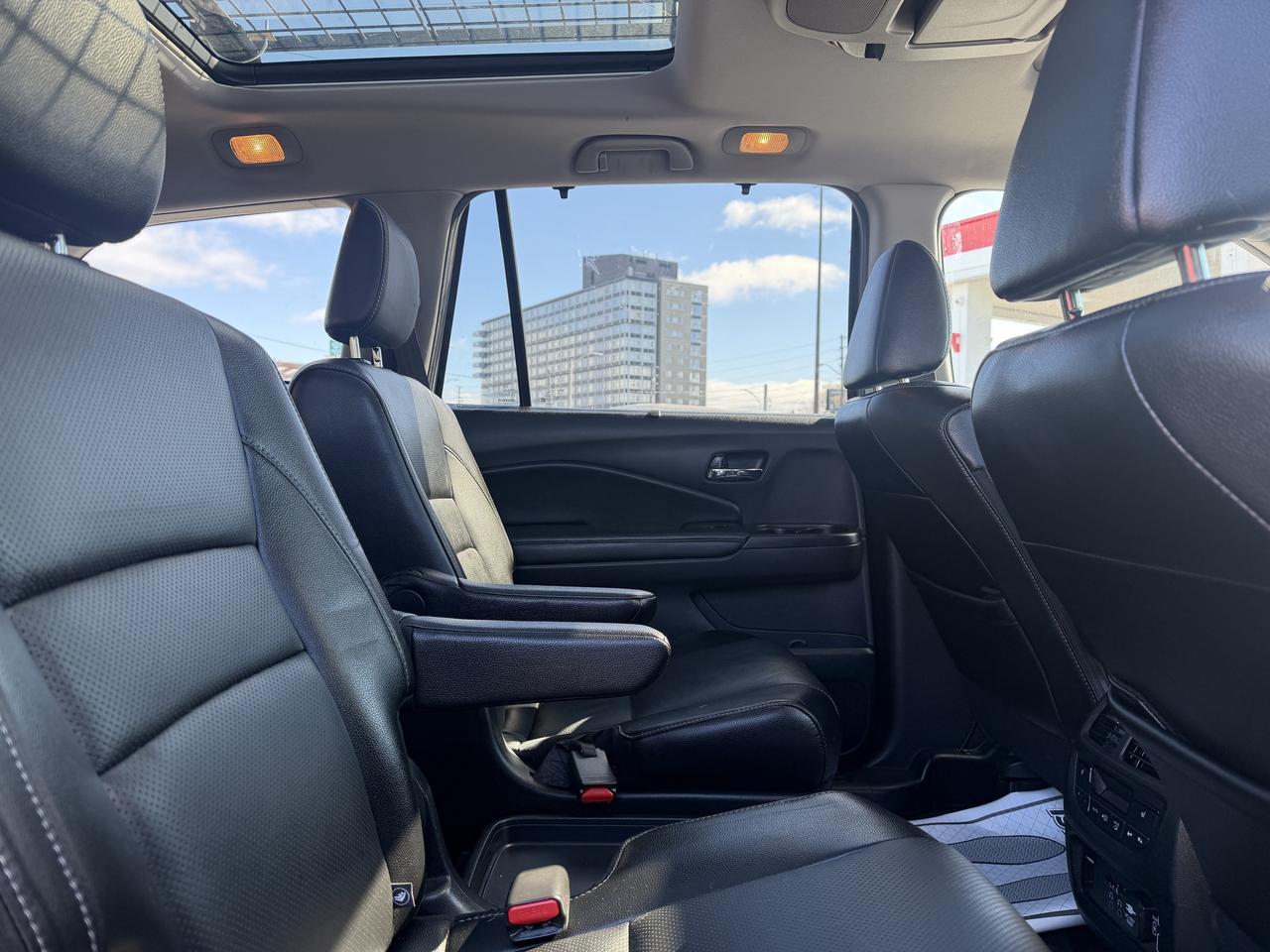 2019 Honda Pilot Touring 7-Passenger AWD Photo