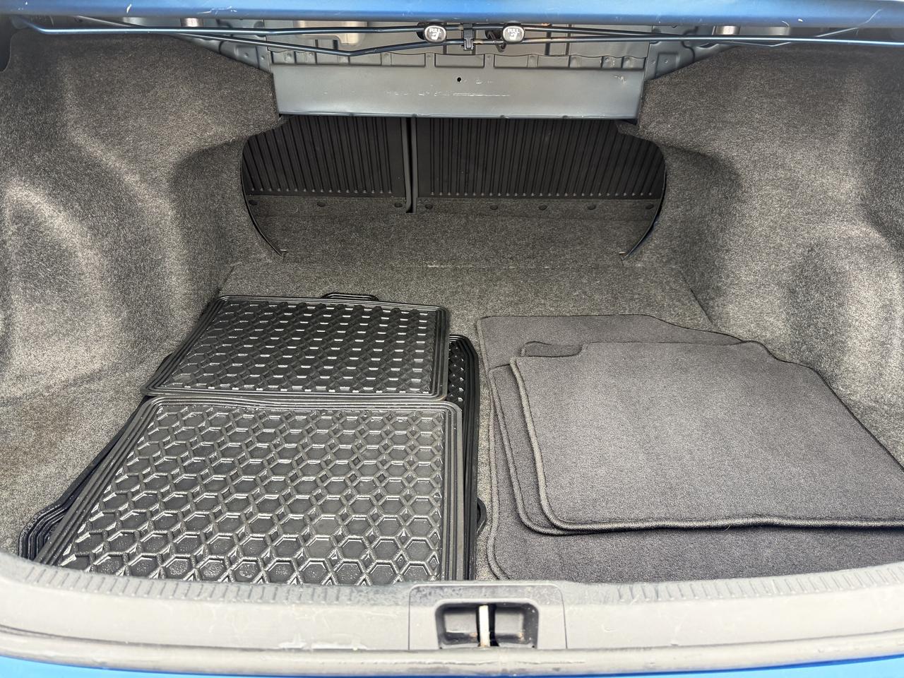 2017 Toyota Camry 4DR SDN I4 AUTO SE Photo