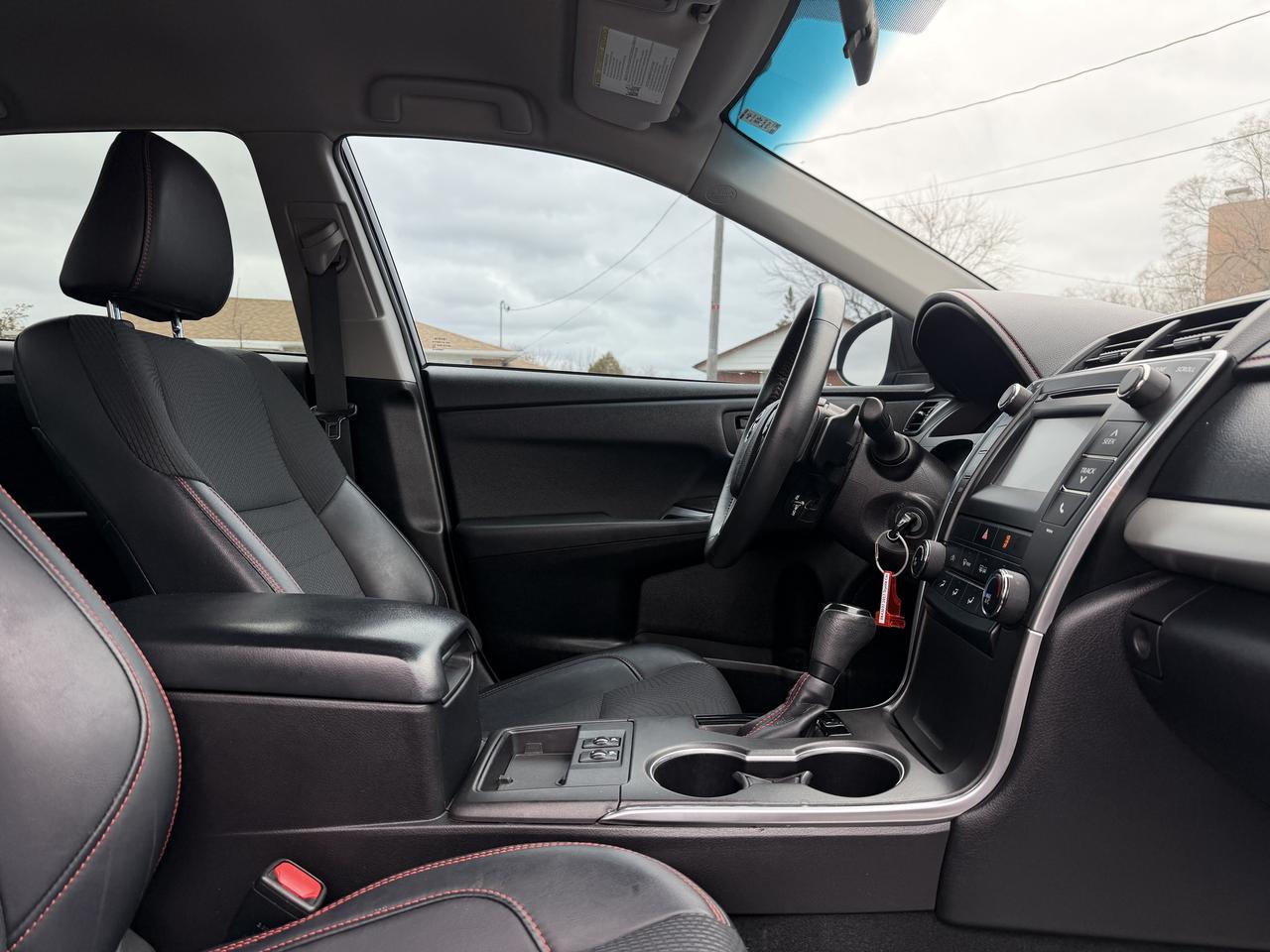 2017 Toyota Camry 4DR SDN I4 AUTO SE Photo