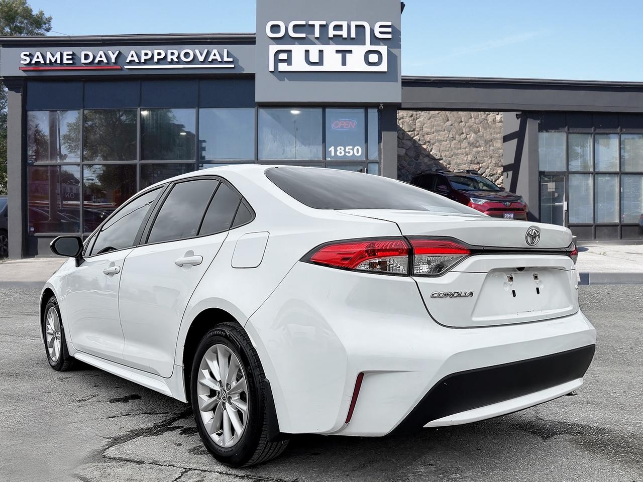 2022 Toyota Corolla LE CVT Photo3