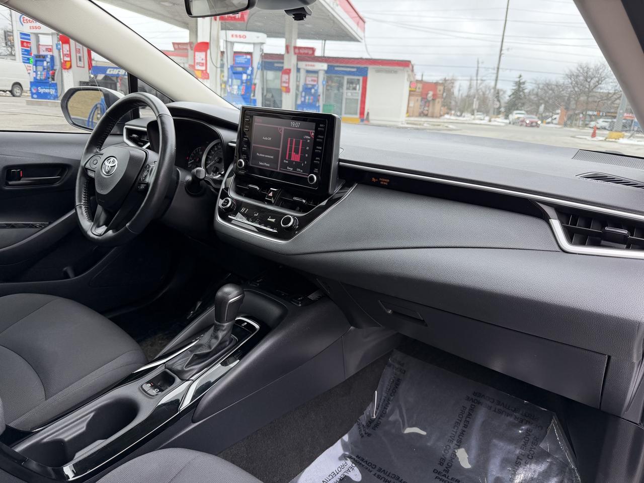 2022 Toyota Corolla LE CVT Photo