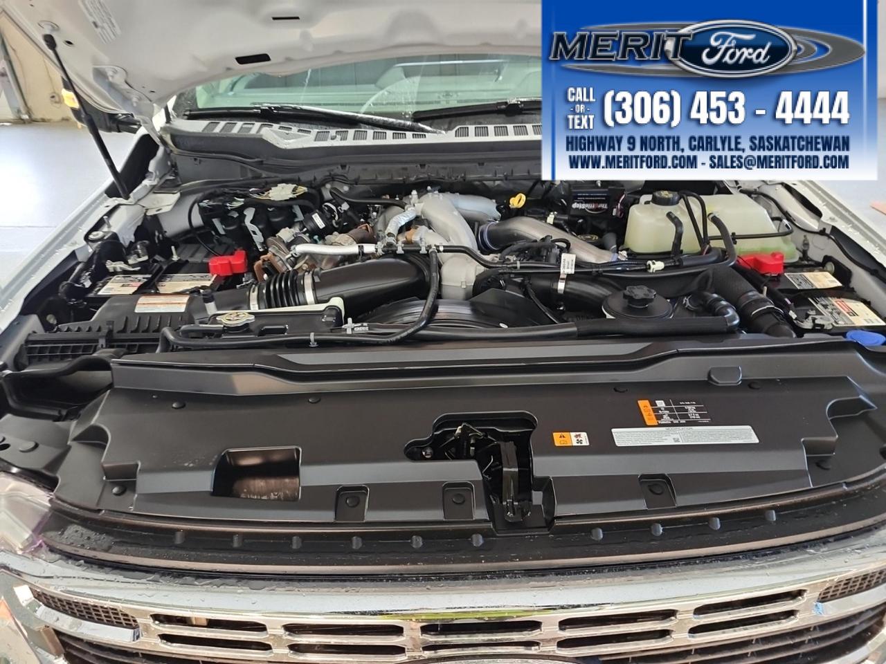 2023 Ford F-550 Super Duty DRW XLT Full Deck and Gate Photo4