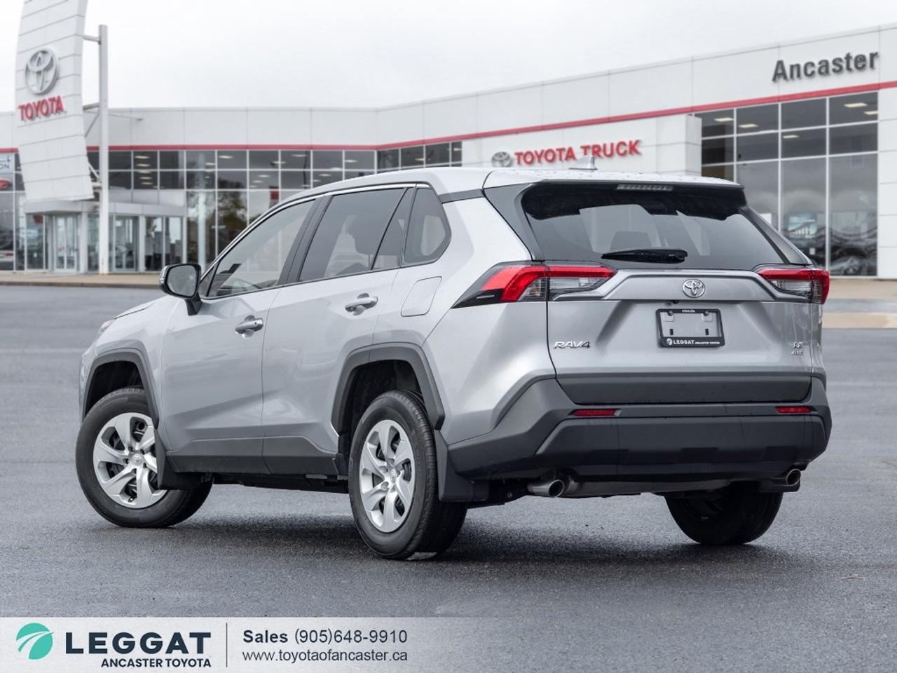 2024 Toyota RAV4 LE AWD Photo4