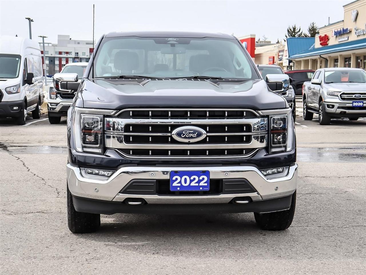 2022 Ford F-150 Lariat 4WD SuperCrew 5.5' Box Photo2