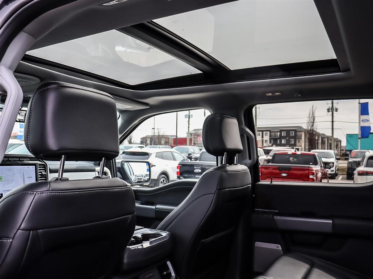 2022 Ford F-150 Lariat 4WD SuperCrew 5.5' Box Photo