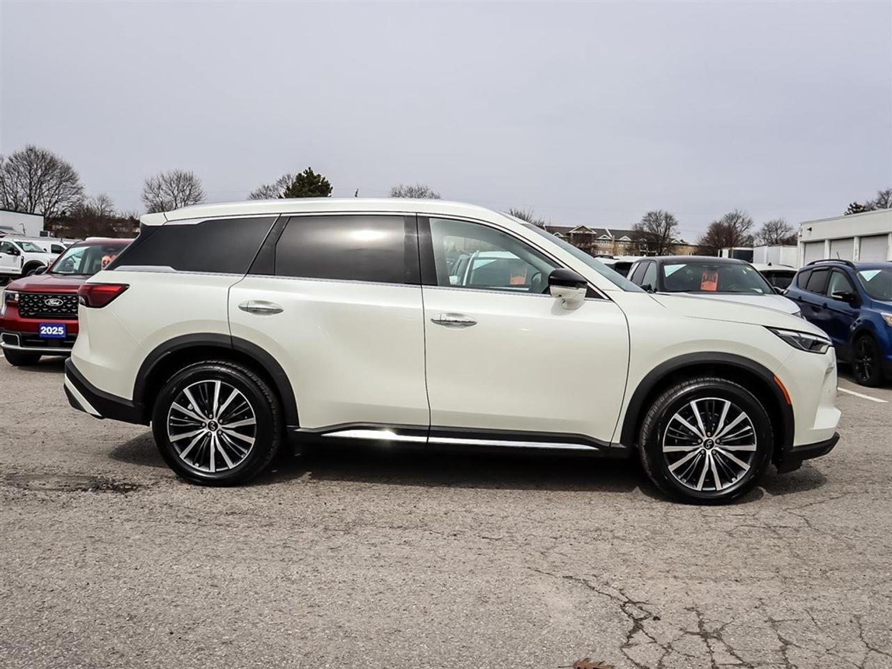 2023 Infiniti QX60 SENSORY AWD Photo