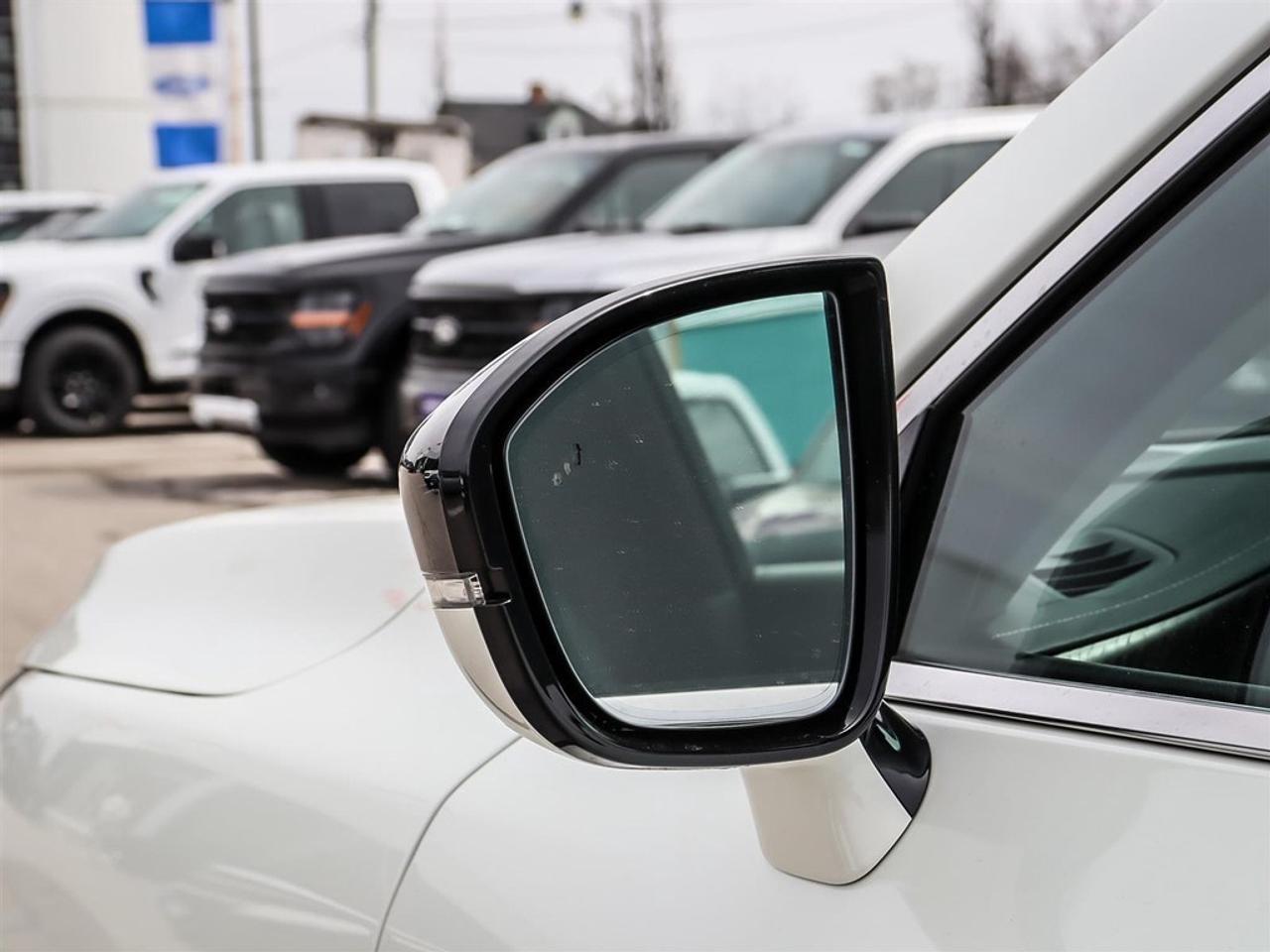 2023 Infiniti QX60 SENSORY AWD Photo