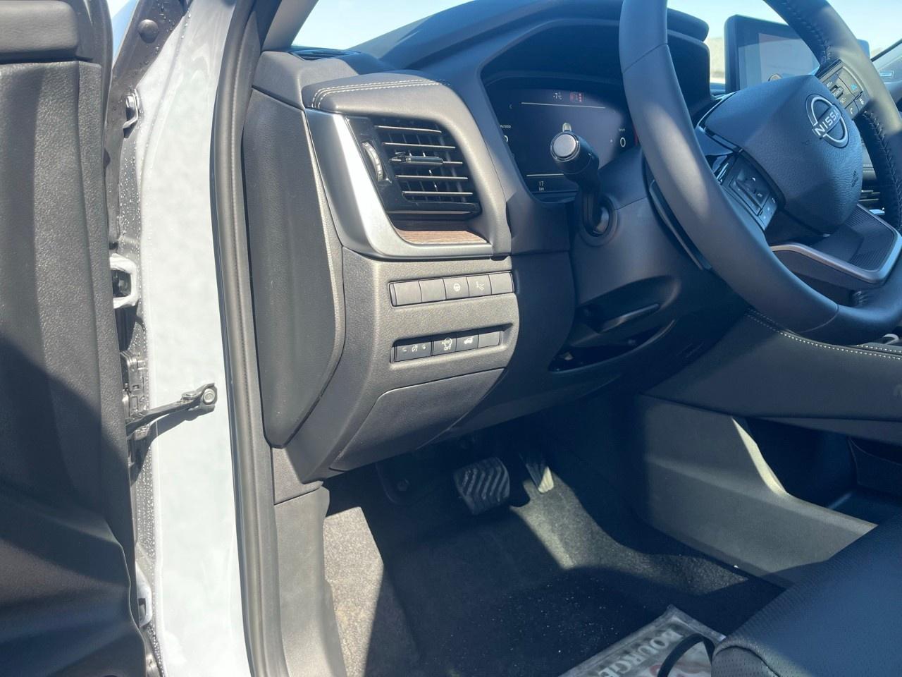 2026 Nissan Rogue AWD Platinum Photo