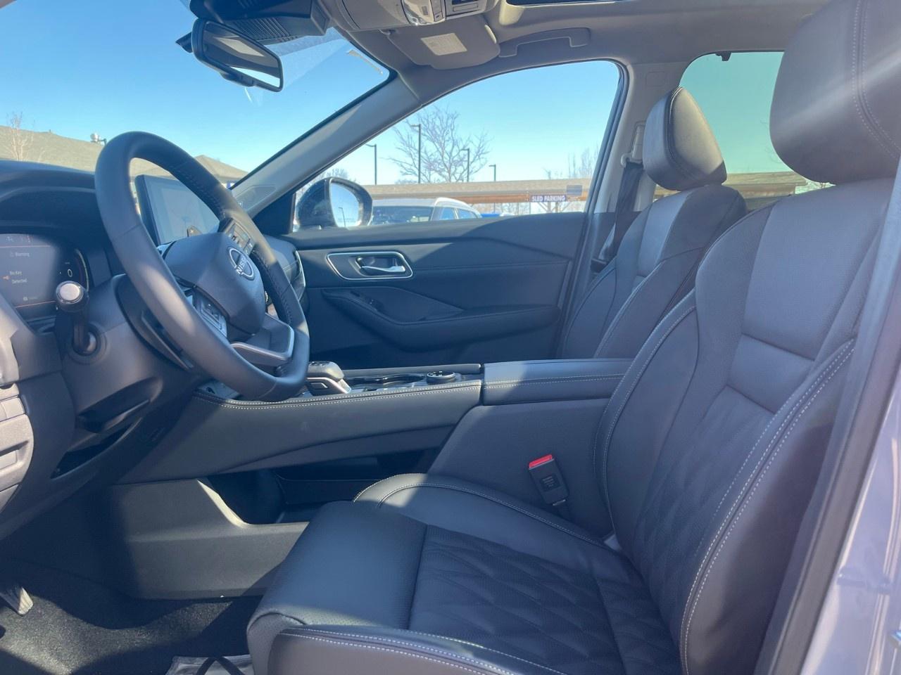 2026 Nissan Rogue AWD Platinum Photo